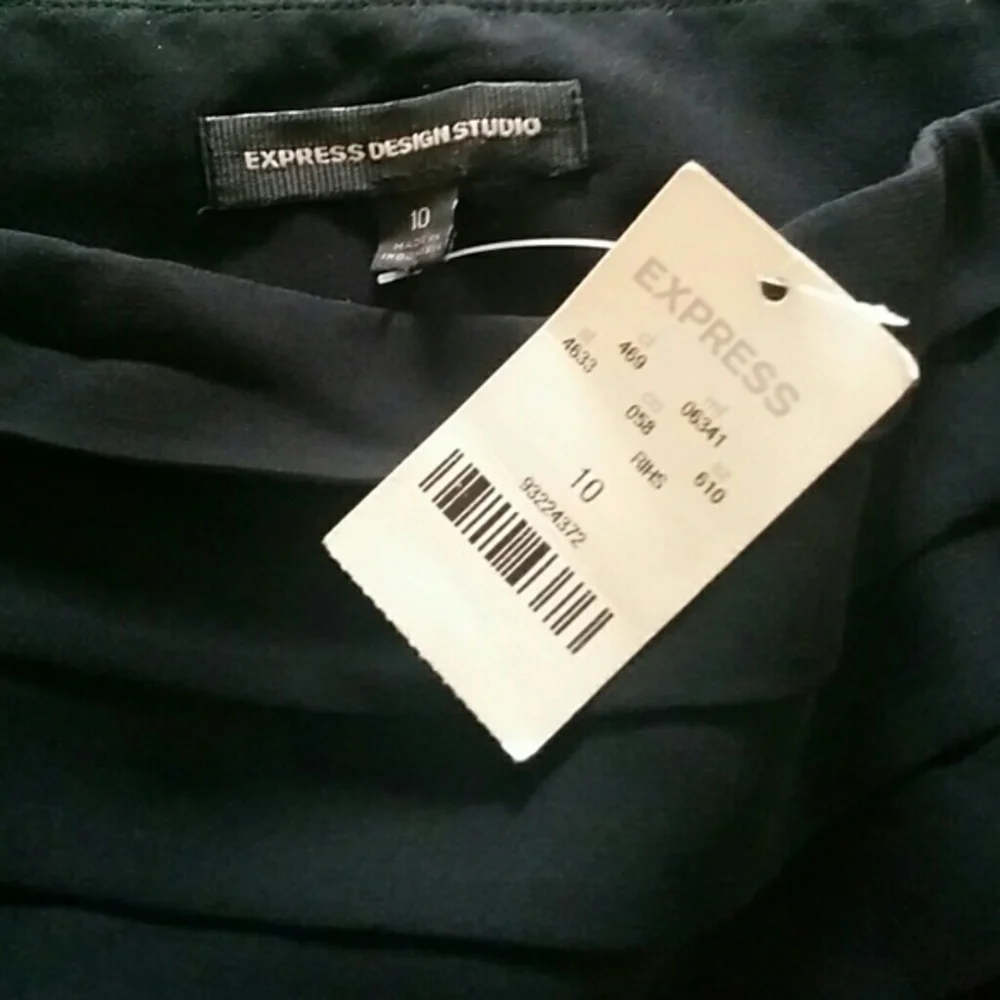 Express Black Ruffle Skirt - Picture 2 of 3